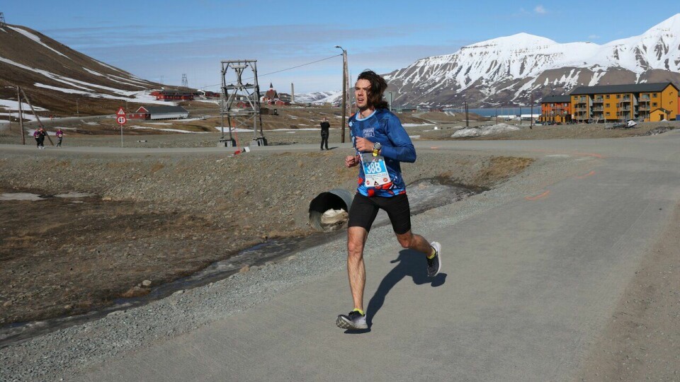 Bahdan Auslyuk vant Spitsbergenmila under Spitsbergen Marathon 2023
