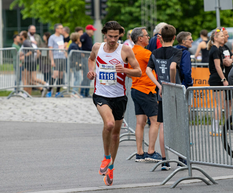 5km_nr3-Eivind_Klokkehaug_100m_foer_maal_foto_S_Hafsahl_justert_DSC_4379