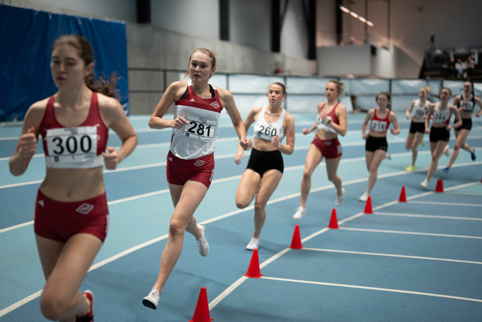 Tidlig i løpet. Her er Anna Marie Nordengen Sirevåg (300) og Kristine Meinert Rød (281) fra Vidar. (Foto: Samuel Hafsahl)
