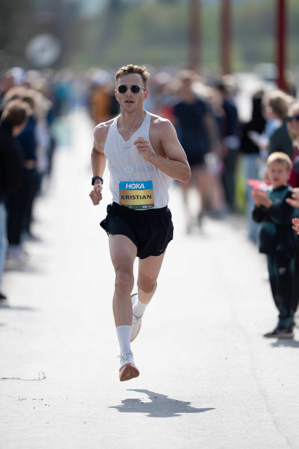 Kristian Grue lå lenge best an i gruppa bak den klare vinneren, men ble henvist tl 3. plass med 11 sekunder avSigurd Lund Røer på rettstrekket mot mål. (Foto: Samuel Hafsahl)