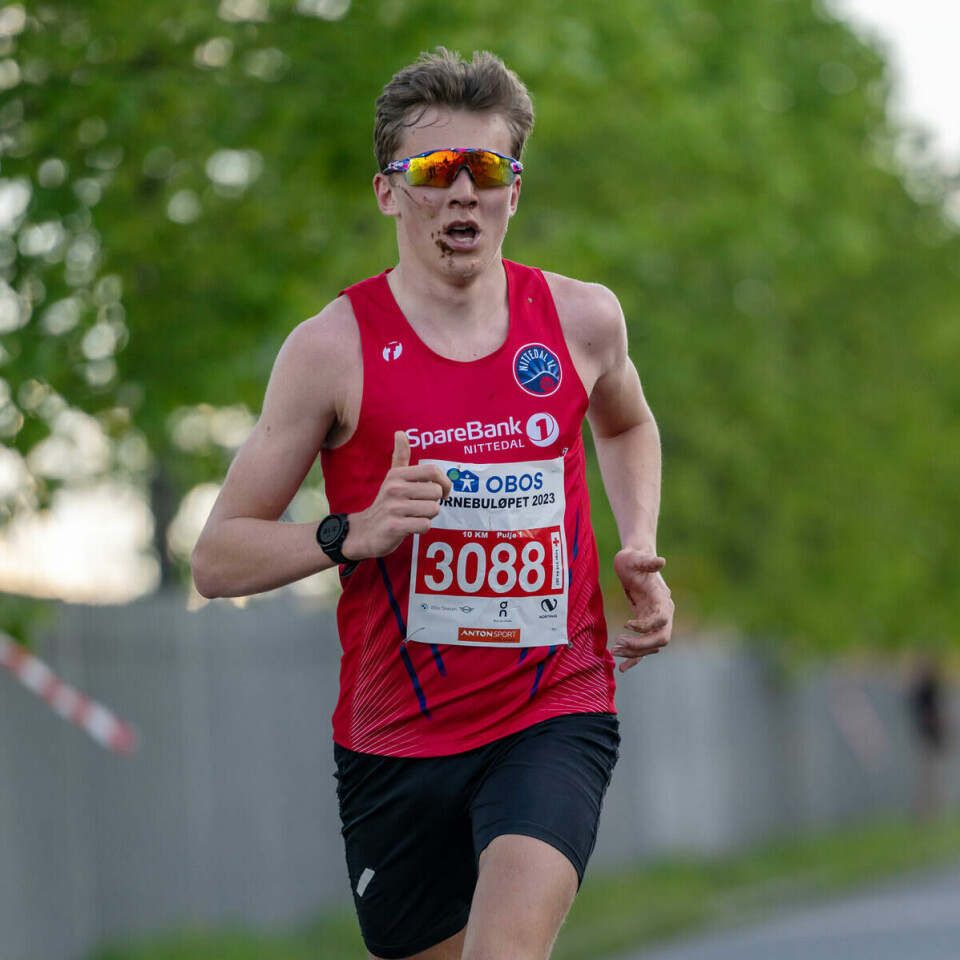 10km_jr-vinner_Filip_Skari_mot_maal_foto_S_Hafsahl_justert_DSC_4561