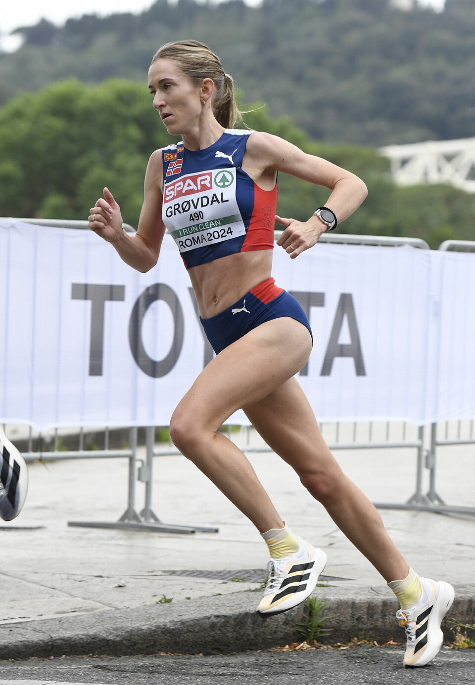 Medaljefangst:Karoline Bjerkeli Grøvdal løp inn til gull på halvmaraton og sølv på 5000 m under EM i Roma. (Foto: Bjørn Johannessen)