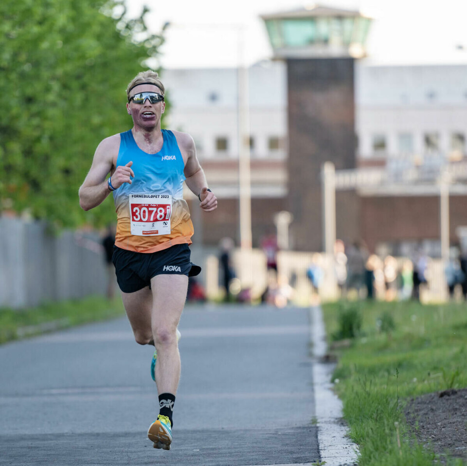 10km_nr3_Sigurd_Lund_Roeer_med_kontrolltaarnet_bak_foto_Samuel_Hafsahl_justert_DSC_4556