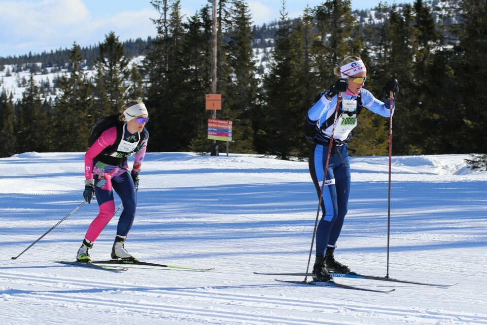 Kathrine Rolsted Harsem fikk godt følge av Tuva Toftdahl Staver over fjellet.