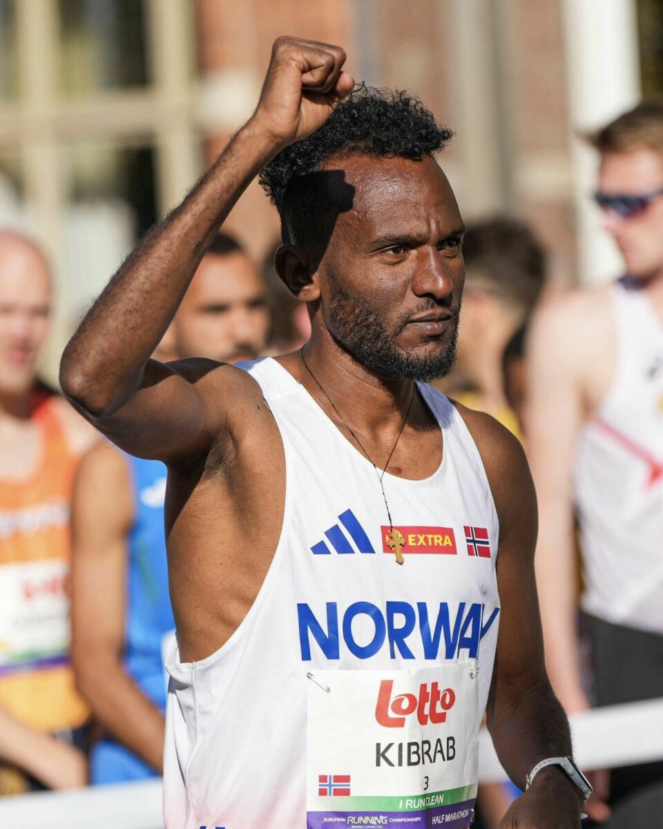 En meget fornøyd Awet Kibrab etter å ha sikret EM-sølvet. (Foto: European Athletics)