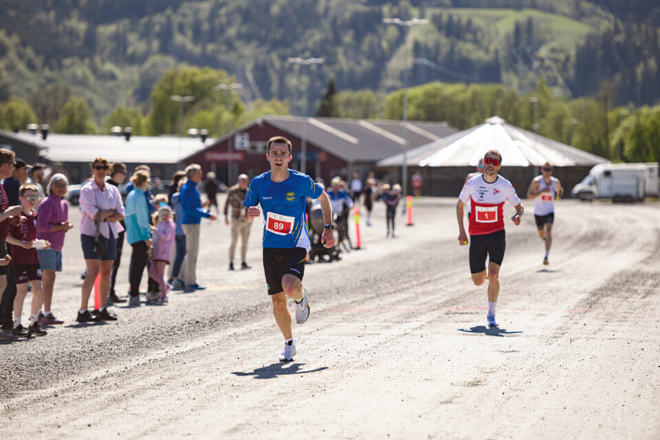 Spurtoppgjør på 5 km mellom Tommy Bangjord Hove, Strindheim IL og Henning Halvorsen Offigstad, Bratsberg IL.