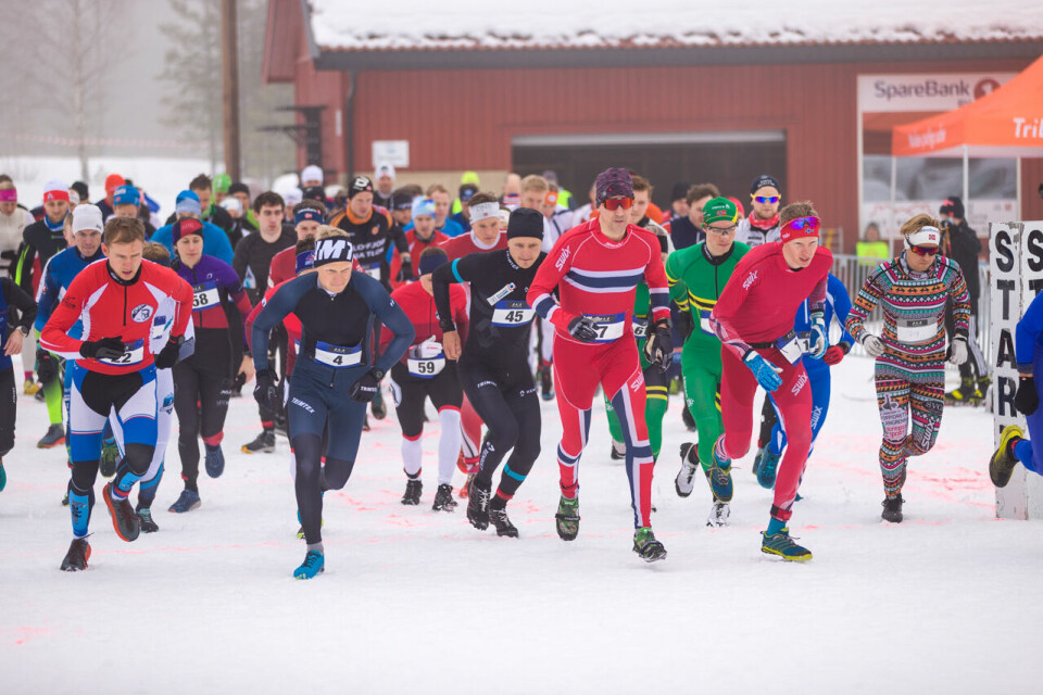 Startfeltet i seniorklassene med løping som første øvelse. (Foto: Sylvain Cavatz) Startfeltet i seniorklassene med løping som første øvelse. (Foto: Sylvain Cavatz)