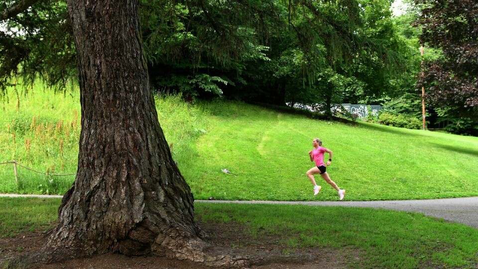 Løpeglede: Stadig flere finner gleden ved å løpe. Her er det Kristine Eikrem Engeset som er på løpetur i Stensparken i Oslo (Foto: Bjørn Johannessen / Kondis © Kondis) Kristine Eikrem Engeset