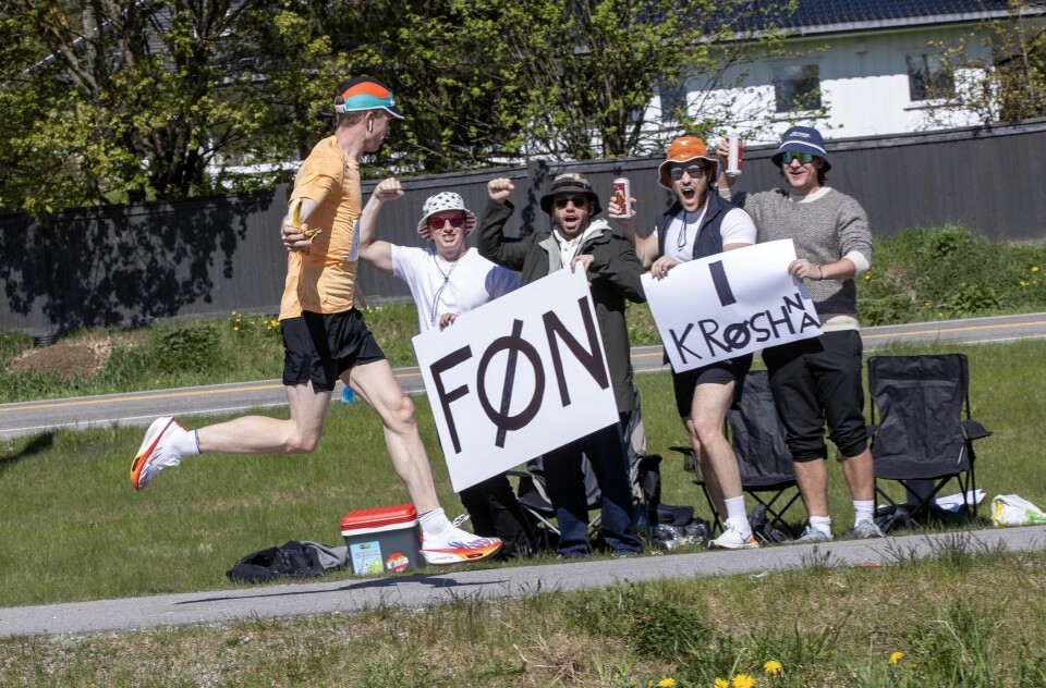 Sindre Fanneløb fra Jessheim hadde med seg sin egen fanklubb og heiagjeng. (Foto: Bjørn Hytjanstorp)