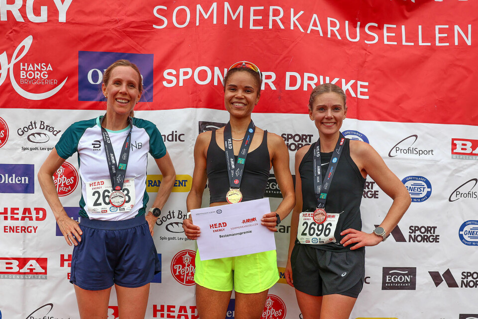 Premiepallen kvinner 10 km: Mari Fløgstad Skipevåg, Madeleine Ringbom og Regine Austgulen Lindtner.
