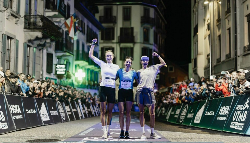 Topp tre kvinner (fra v.): Sylvia Nordskar, Martyna Młynarczyk og Anna Tarasova. UTMB CCC
