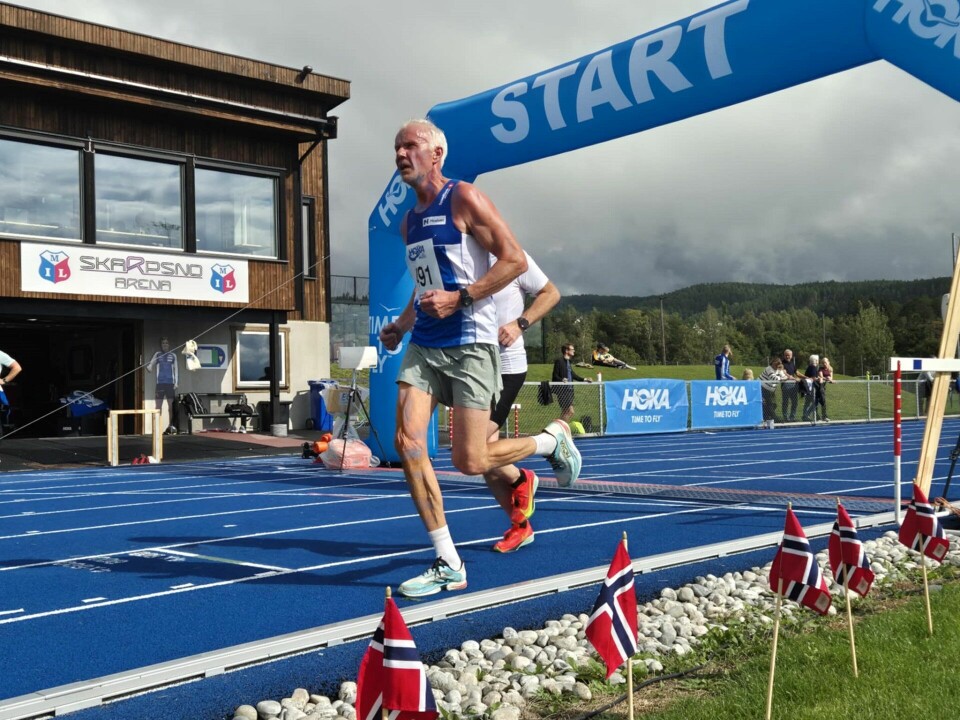 Ingvaldsen senior, Torstein (57), holder formen godt ved like og kom inn på 40:14 - fem sekunder raskere enn i fjor. 10 000 m HOKA-mila Moelven IL Innlandet
