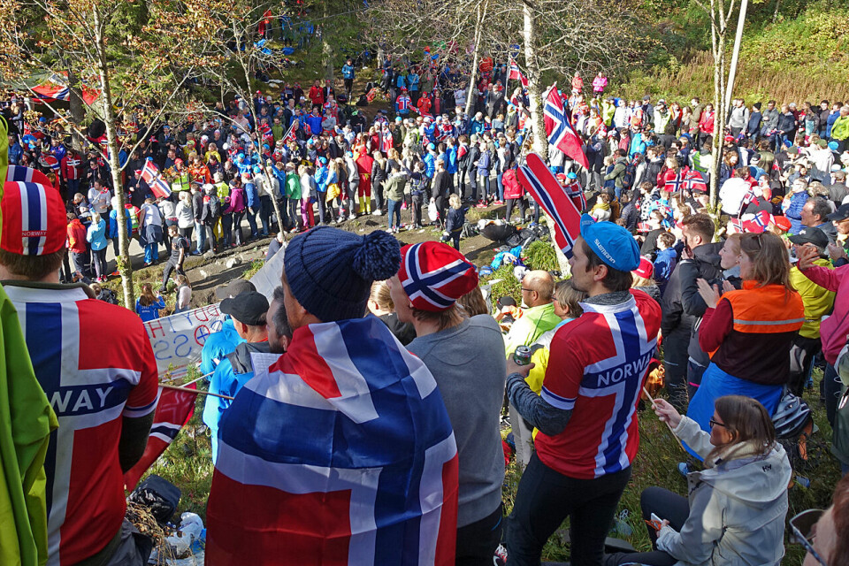 Det var fullpakket med tilskuere i den smale og svingete løypen opp til Fløyen under sykkel-VM i 2017. (Foto: Arne Dag Myking) Det var fullpakket med tilskuere i den smale og svingete løypen opp til Fløyen under sykkel-VM i 2017. (Foto: Arne Dag Myking)