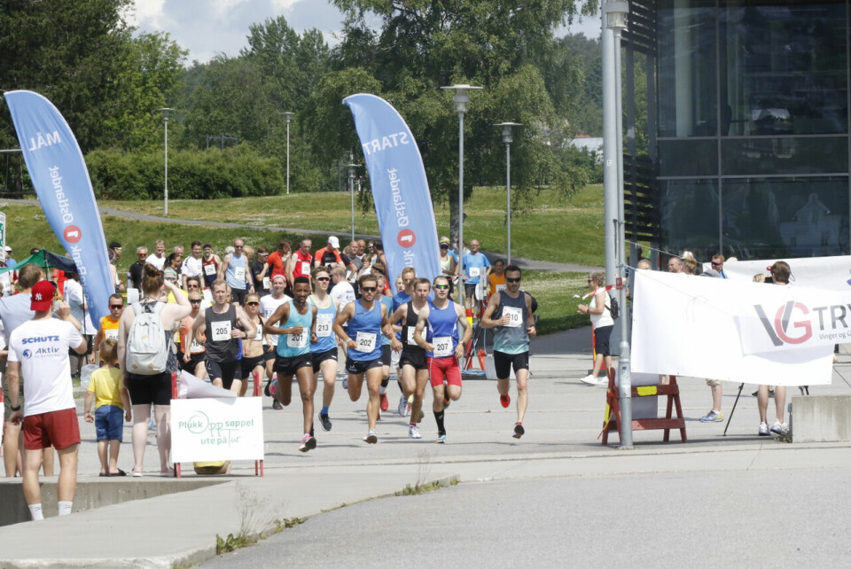 150 bilder fra Sentrumsgateløpets 10 km (Bilde 1-50) 001-Sentrumsgatel¢pet-10km (1)