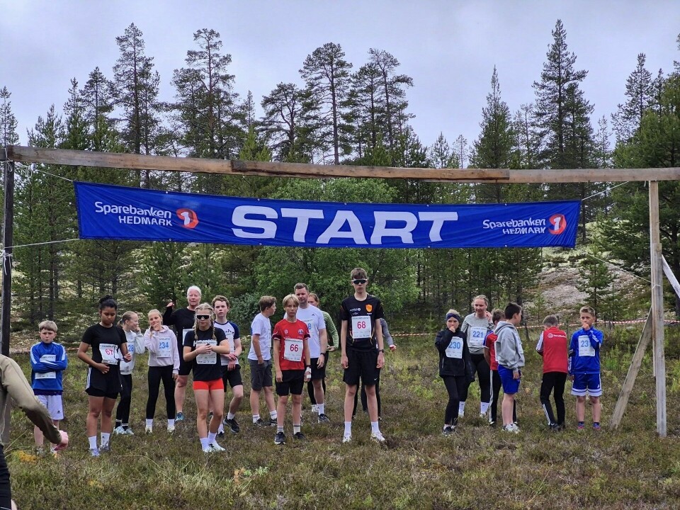 8 ungdommer og 21 i mosjonsklassen stilte til start på den drøye 5 kilometeren. (Foto: arrangøren)