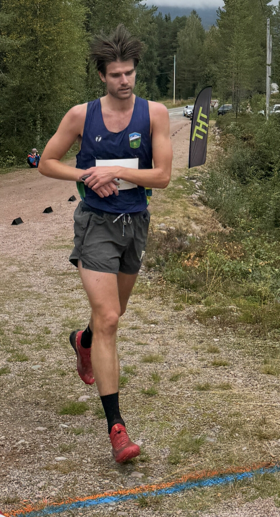 Erlend Sæbu klokker inn på 36:05 som vinner på 9,4 km. grensetrimmen