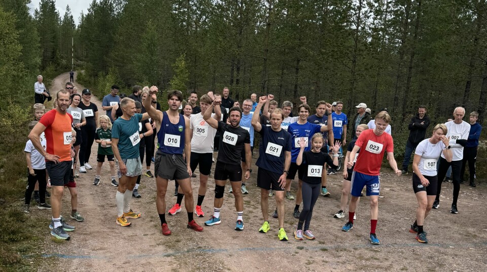 Grenseløs jubel før fellesstarten for Grensetrimmen og Halvtrimmen på Støa lørdag. grensetrimmen halvtrimmen