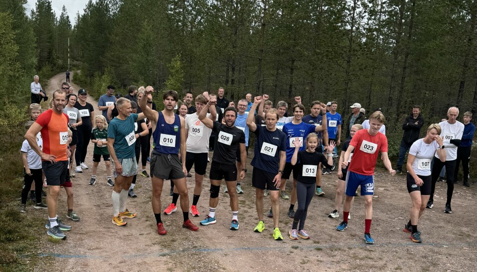 Grenseløs jubel før fellesstarten for Grensetrimmen og Halvtrimmen på Støa lørdag. grensetrimmen halvtrimmen