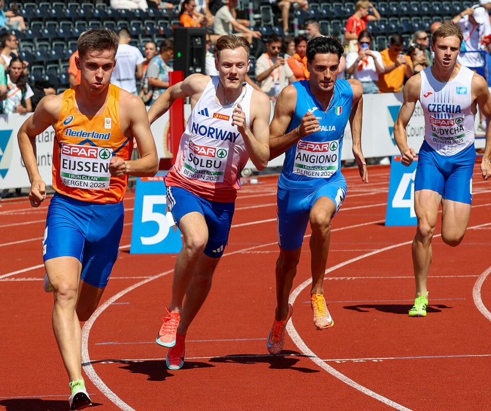 Ole Jakob Solbu fra start i banen utenfor Gabriele Angiono som heller ikke fikk noe høydepunkt i Bergen med disk. (Foto: Arne Dag Myking)
