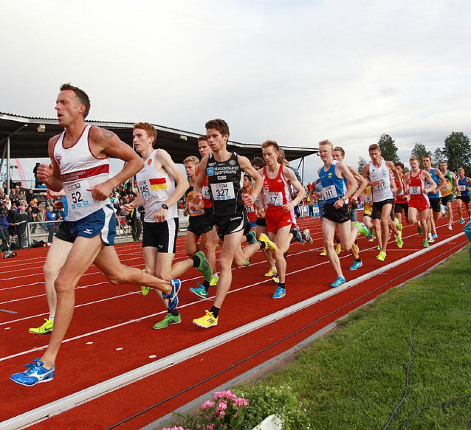 5000 m: Marius Vedvik spurtet fra Sondre Nordstad Moen 5000m-feltet_vid_Aukland_i_tet_A20G4691