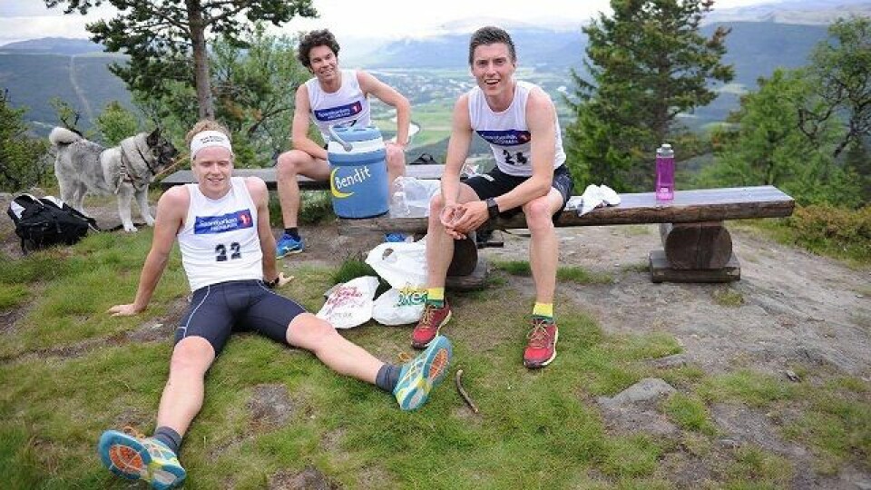 Petter Austberg Bjørn (frav.), Ole Martin Storlien og Vegard Bjørn Gjermundshaug puster ut etter å ha lagt Alavdal bak og under seg i 2017. (Foto: Ivar Thoresen/alvdalmiv.no) Petter Austberg Bjørn (frav.), Ole Martin Storlien og Vegard Bjørn Gjermundshaug puster ut etter å ha lagt Alavdal bak og under seg i 2017. (Foto: Ivar Thoresen/alvdalmiv.no)