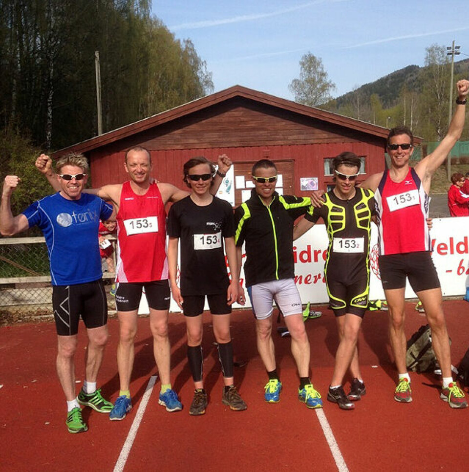 Veldres seniorer som var raskeste lag i den kuperte løypa rundt Sveum (fra høyre): Arild Dahl, Sander Berntsen, Frank Tore Berntsen, Ole Flatebø, Mirek Baran og Tommy Mikkelsen (Foto: Sigrid Skjelbostad) Veldres seniorer som var raskeste lag i den kuperte løypa rundt Sveum (fra høyre): Arild Dahl, Sander Berntsen, Frank Tore Berntsen, Ole Flatebø, Mirek Baran og Tommy Mikkelsen (Foto: Sigrid Skjelbostad)