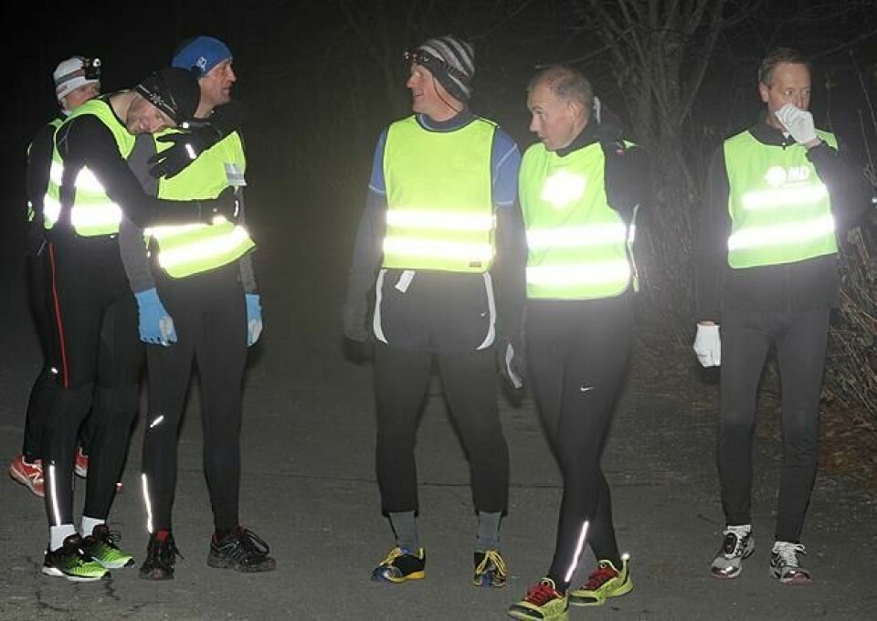 Munter stemning før start i 2012: Fra v. Bente Langøigjelten (delvis skjult), Arild Dahl, Miroslaw Baran, Kjell-Petter Ellingsbø, Geir Arne Fremstad og Nils Erik Grønseth. Munter stemning før start i 2012: Fra v. Bente Langøigjelten (delvis skjult), Arild Dahl, Miroslaw Baran, Kjell-Petter Ellingsbø, Geir Arne Fremstad og Nils Erik Grønseth.
