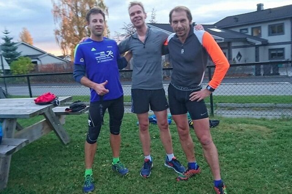 De tre raskeste i siste løp i Gå-Joggen 2017 (fra v.): Thomas Pedersen, Jo Reistad og Jan Erik Mathiassen. (Foto: Privat) De tre raskeste i siste løp i Gå-Joggen 2017 (fra v.): Thomas Pedersen, Jo Reistad og Jan Erik Mathiassen. (Foto: Privat)