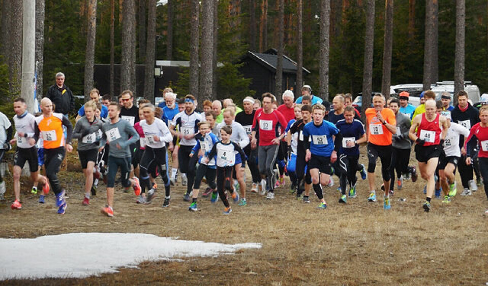 Det var trangt om plassen da starten gikk i de aktive klassene på Liermoen tirsdag kveld! (Foto: Arne Normann) Det var trangt om plassen da starten gikk i de aktive klassene på Liermoen tirsdag kveld! (Foto: Arne Normann)