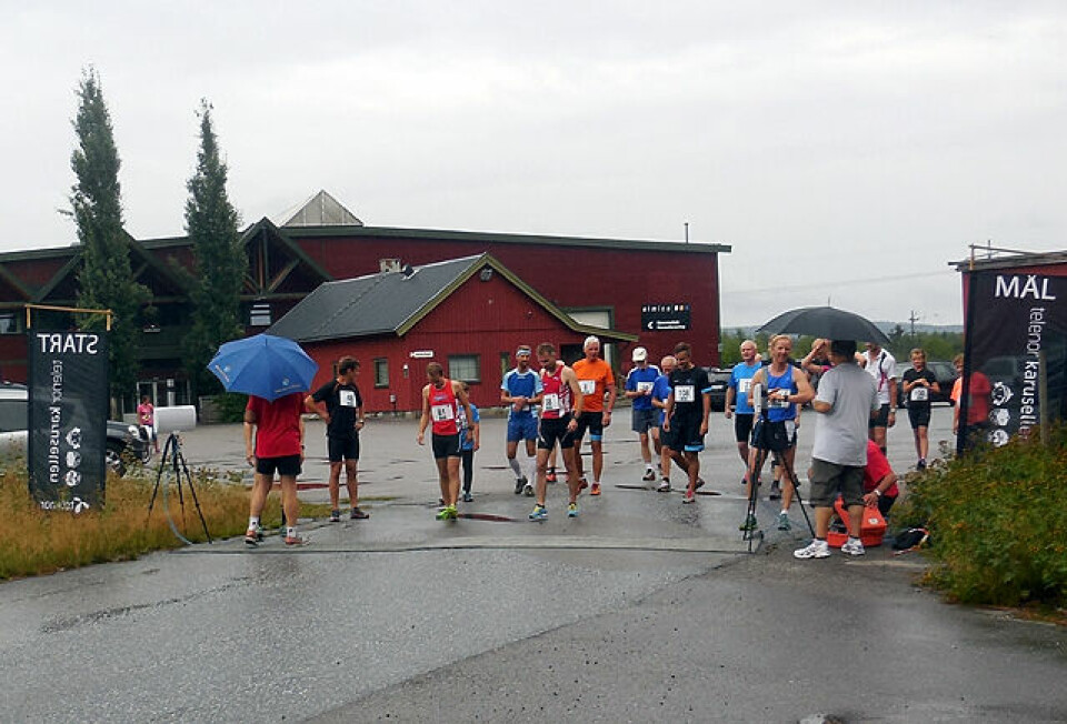 Kongsvingerkarusellen 8. løp - Furumoen Rundt Paraplyer_for_start.jpg