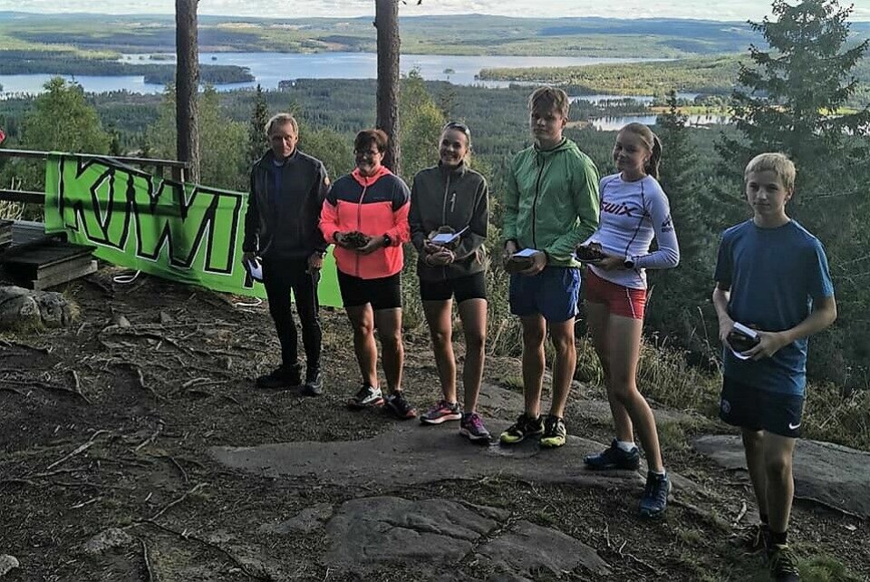 Klassevinnere anno 2020 (fra v.): Kjell Langfoss, Trine Beate Larsen, Ida Slorafoss, Kristian Sølverud Wangen, Ingeborg Rosager og Audun Rapp. (Foto fra Dronningens Utsikts facebookside) Klassevinnere anno 2020 (fra v.): Kjell Langfoss, Trine Beate Larsen, Ida Slorafoss, Kristian Sølverud Wangen, Ingeborg Rosager og Audun Rapp. (Foto fra Dronningens Utsikts facebookside)