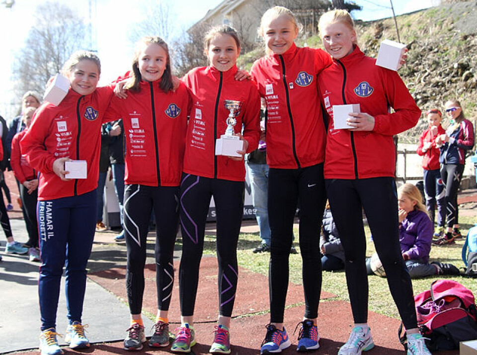 Hamar IL Friidretts fem raske jenter som vant klasse 10-14 år. Hamar IL Friidretts fem raske jenter som vant klasse 10-14 år.