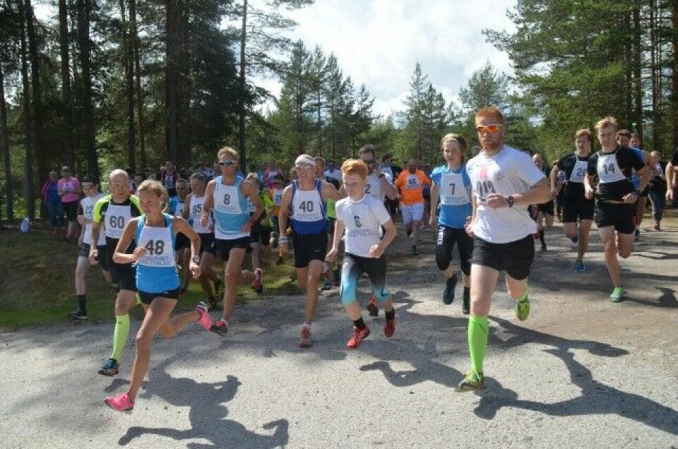 Fra starten i 2016 med vinnerene Geir Strandbakke (60) og Monika Kørra (48) i front. (Foto: Erik Øsmundset) Fra starten i 2016 med Monika Kørra (48) i front. (Foto: Erik Øsmundset)
