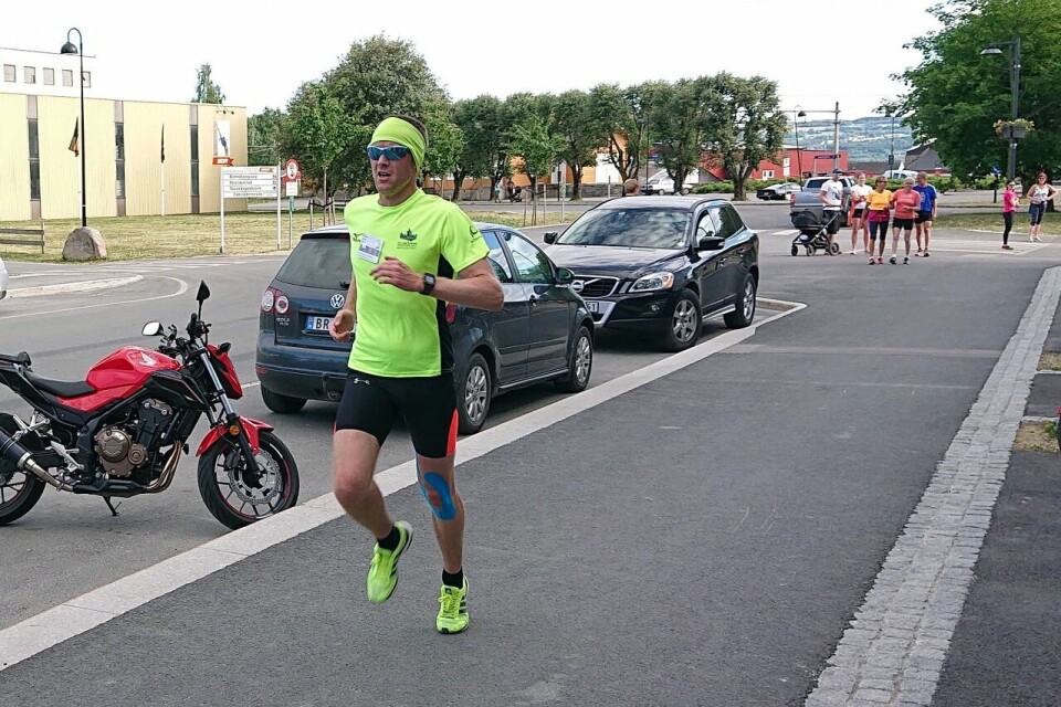 Fire klare vinnere i Gå-Joggen ved Fønix Henning_Mortensen_maal.jpg