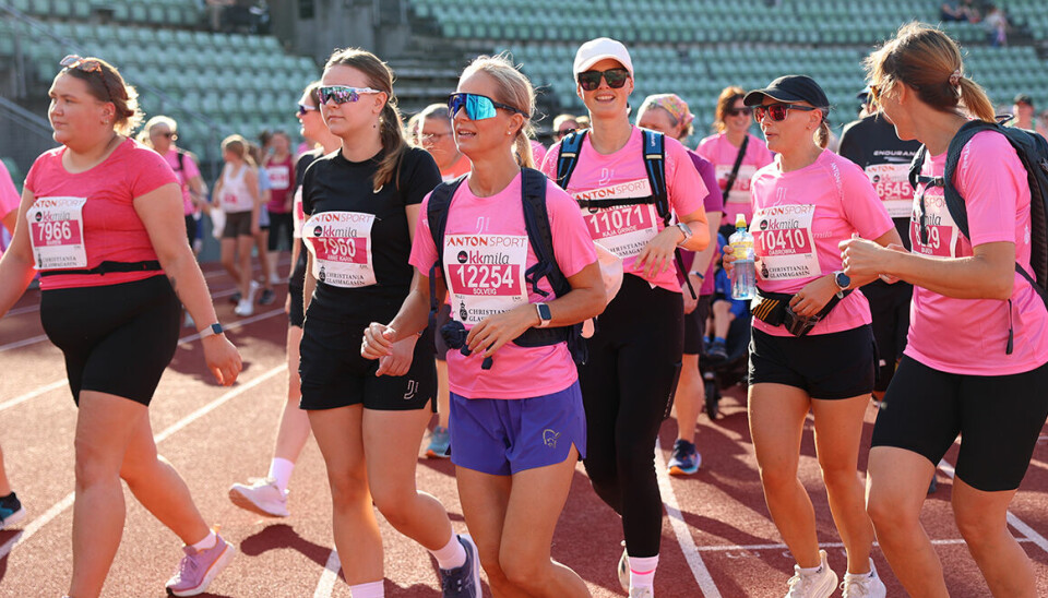Kledd i rosa og på vei ut i Oslos gater i 2024. KK-mila har nå skiftet navn til Jentemila.