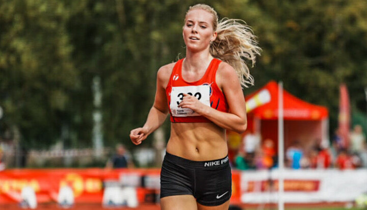 Eline Skaar ble nummer to på 3000 meter hinder under UM i Stjørdal fredag.