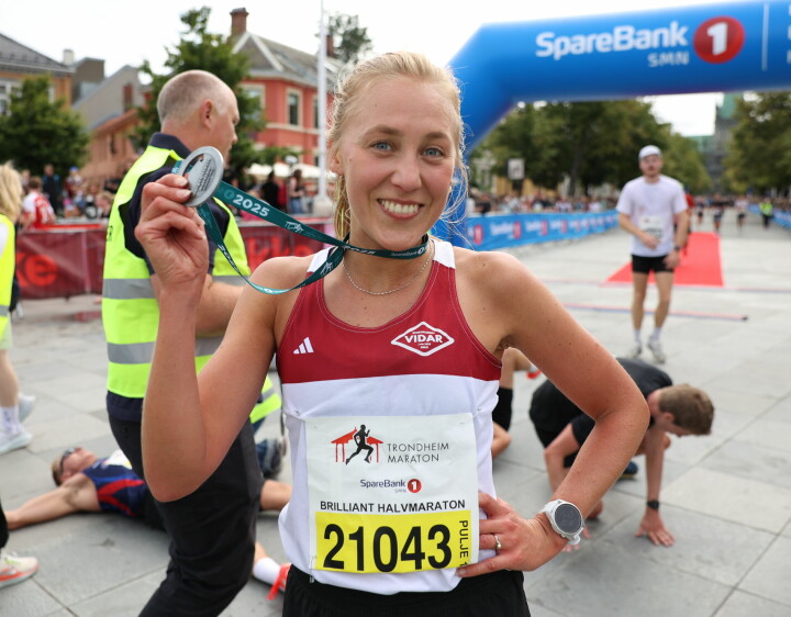 Glad: Marte Lien Johnsen var godt fornøyd etter målgang på halvmaraton hvor hun løp inn til andreplass. – Det var moro å løp i Trondheim, uttalte hun etter målgang. Glad: Marte Lien Johnsen var godt fornøyd etter målgang på halvmaraton hvor hun løp inn til andreplass. – Det var moro å løp i Trondheim, uttalte hun etter målgang.