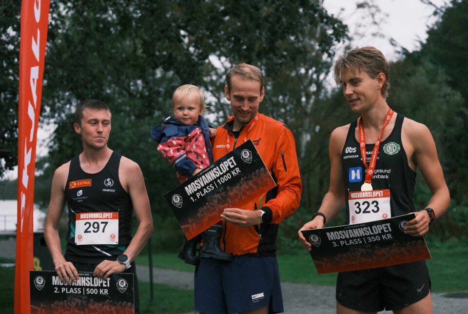 Thomas Asgautsen (midten) vant foran Martin Ukkelberg Sløgedal (til venstre) og Simon Østreng Veland.