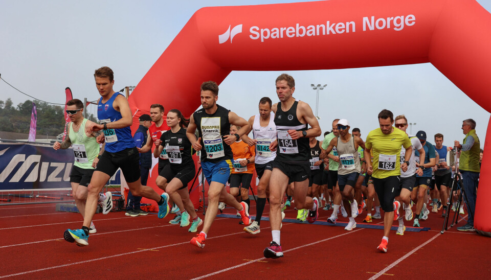 Knarvikmila 2025 - halvmaraton: starten har gått