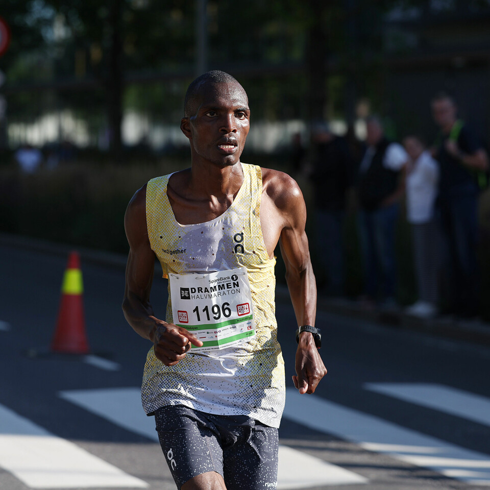 Shadrack Kenduiywo vant herreklassen i Drammen Halvmaraton 2025.