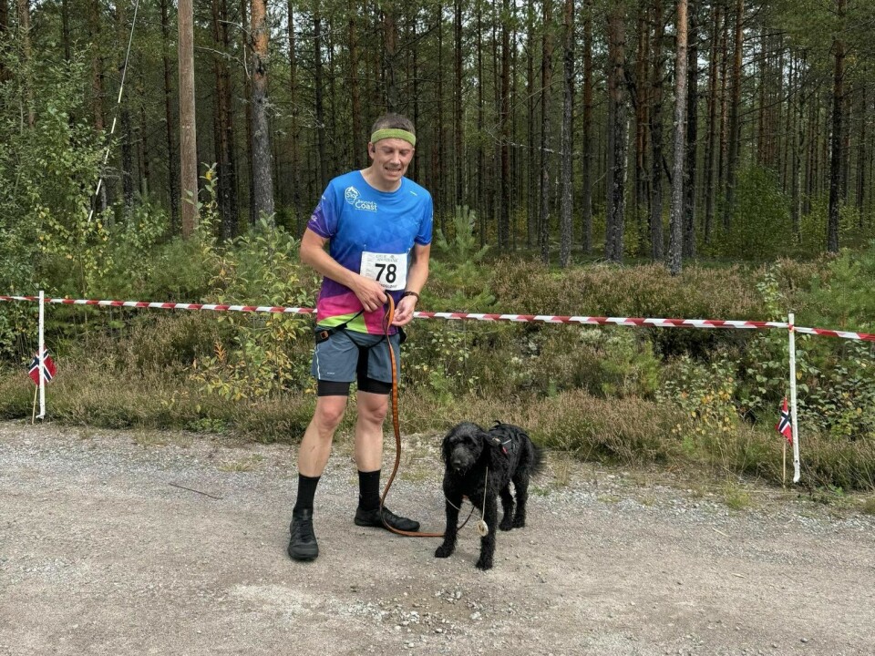 Kim-Fredrik Kvern med sin faste følgesvenn gjennom 21,8 km. finnskogløpet kim-fredrik kvern 21 km