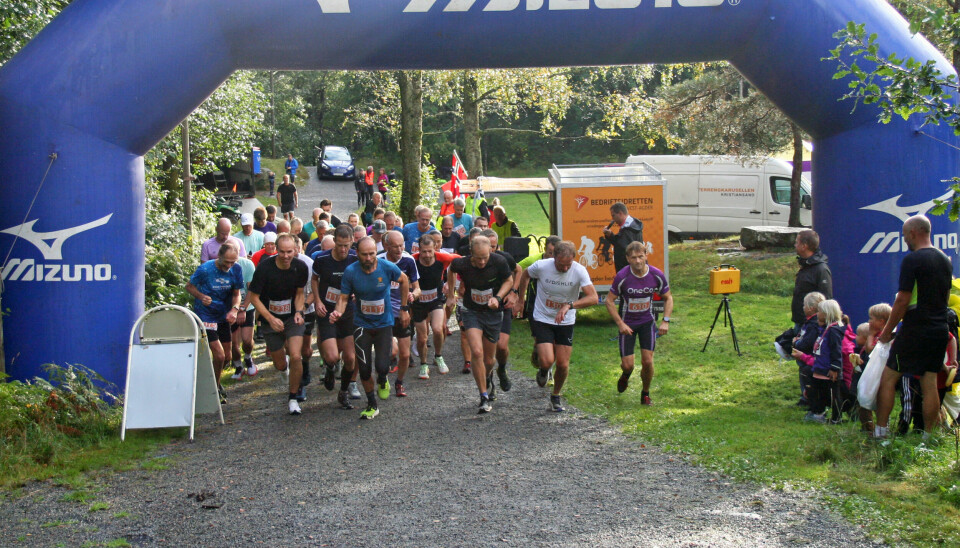 Fra starten av kort løype 4.6 km med start klokken 17.30. Fra starten av kort løype 4.6 km med start klokken 17.30.