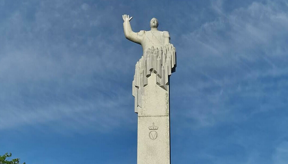 Kongestatuen er ein skulptur av kunstnaren Knut Steen som avbilda Kong Olav V, og den vart avduka i Skjerjehamn i Gulen kommune i juni 2015, etter at han opphavleg var bestilt av Oslo kommune, men deretter vart refusert. Skulpturen vart plassert i Skjerjehamn etter at kunstnaren sjølv valde staden, og den står der som ein velkomst til sjøfarande som kjem inn mot Sognefjorden.