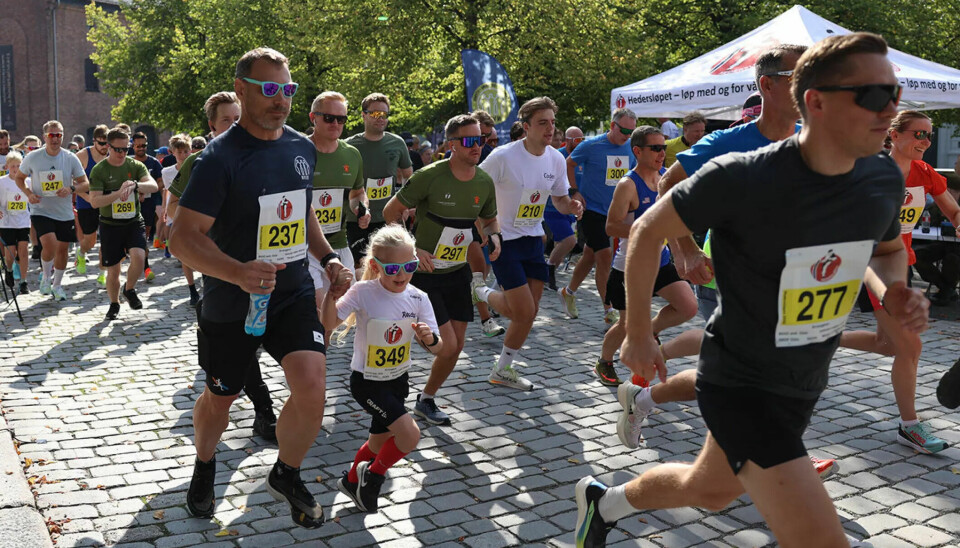 2024: Starten går for på 5 kilometeren, og unge som eldre legger avgårde på brosteinen. Starten går for på 5 kilometeren, og unge som eldre legger avgårde på brosteinen.