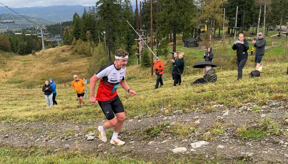 Johan Hoel mot seier i den siste kneika. Johan Hoel mot seier i den siste kneika.