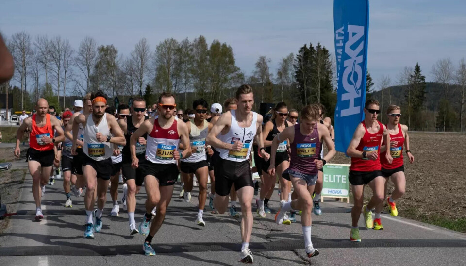 Starten på 10 km i Grue 1. mai i år med Sjur Krystad Prestsæter, Fedinand Kvan Edman og Simen Halle Haugen i front. grue 10 km hedmark innlandet