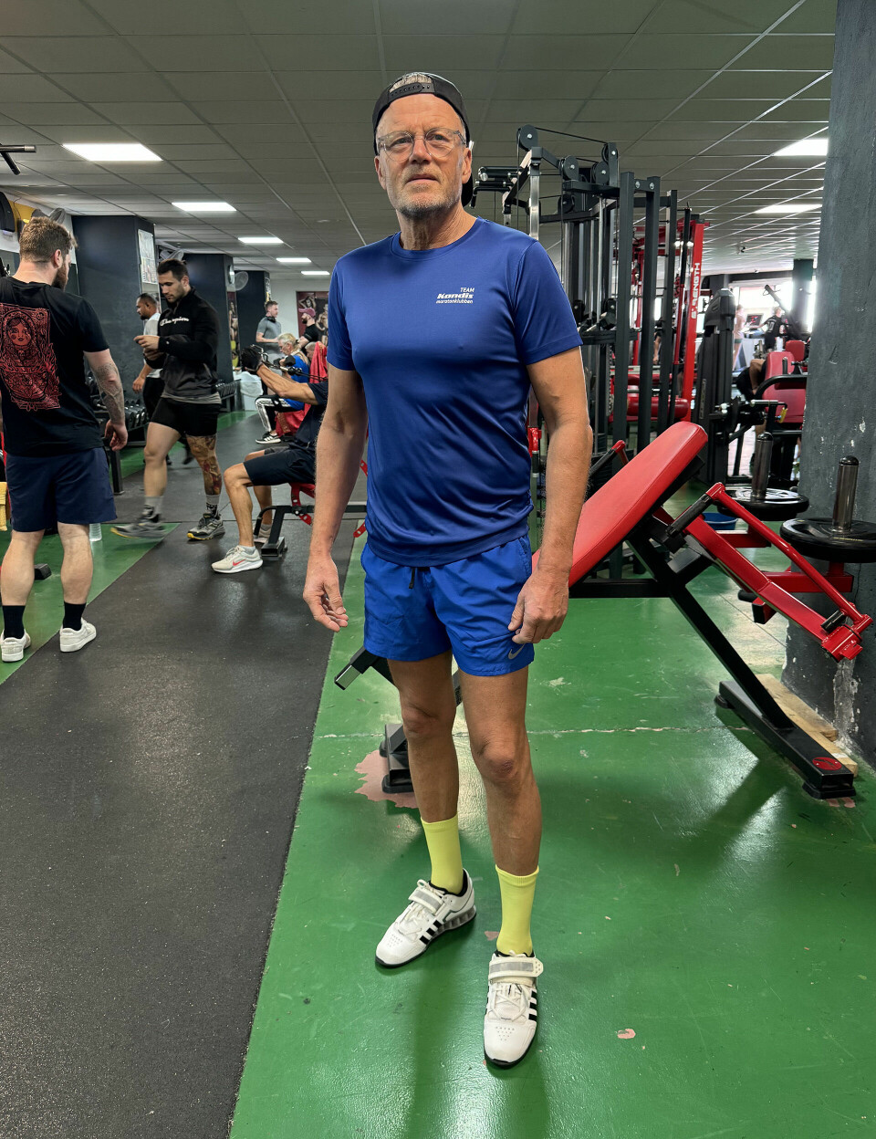 Cato Thunes klar for styrketrening - korrekt antrukket i vektløftersko. (Foto: privat)