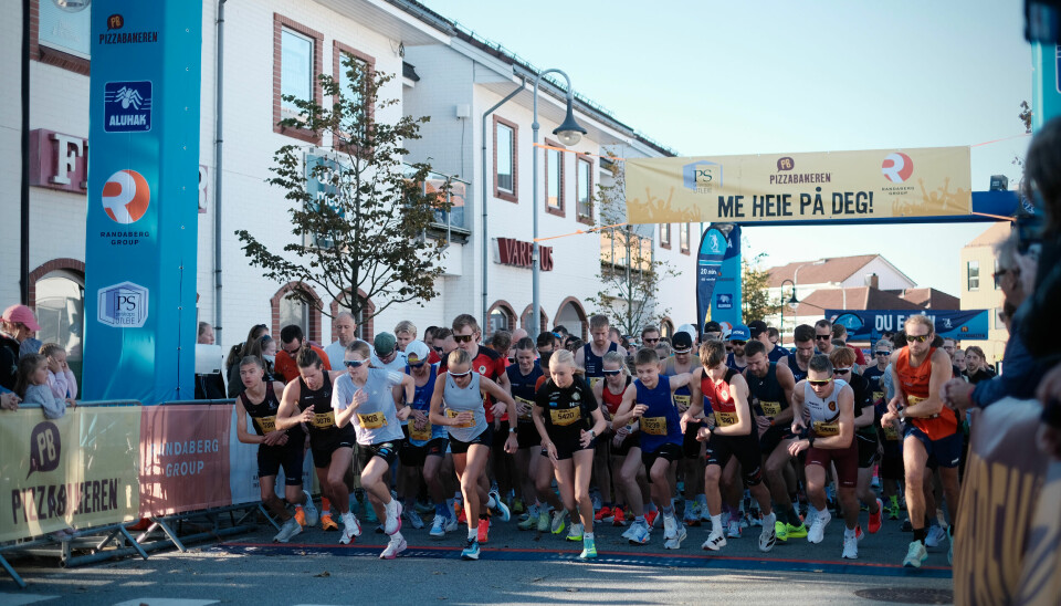 Løperne på 5 kilometer er i gang. Løperne på 5 kilometer er i gang.