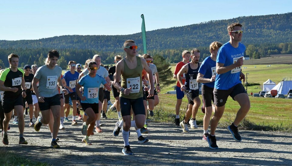 Halvor Korbøl Thoner tok teten på de første meterne foran dagens klare vinner Jarle Marvik (122). løp innlandet dølisjøen rundt