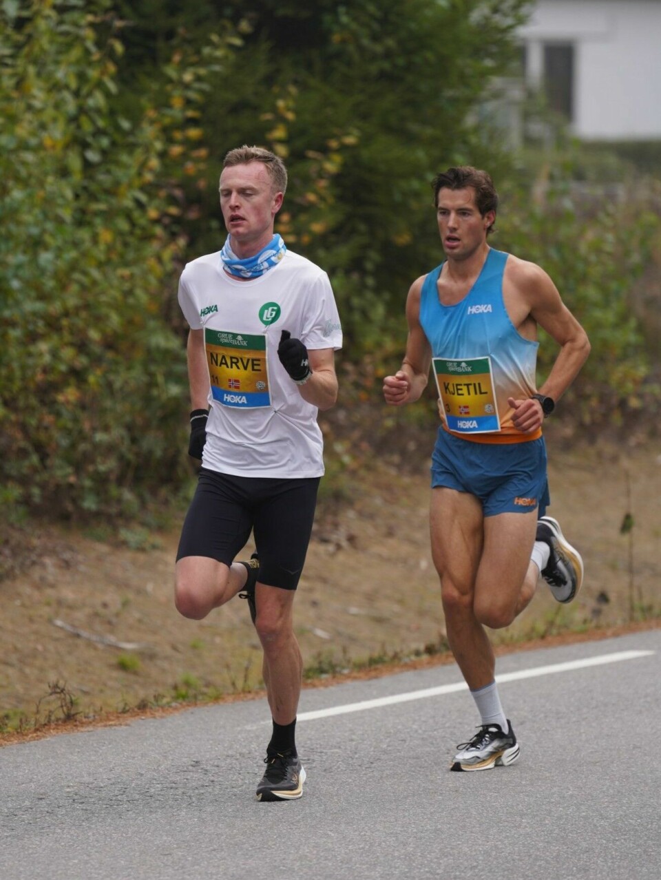 Kjetil Brenno Gagnås med Narve Gilje Nordås som kapabel fartsholder. løp 10 km innlandet gruemila